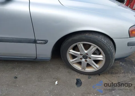 2001 Volvo S60 2.4 из США, поврежденный, VIN YV1RS61R112030674